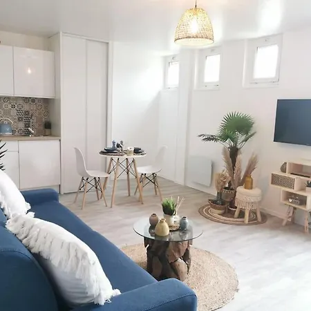 Le Trekking *studio 30m²*wifi*parking Prive*calme 아파트 루르드